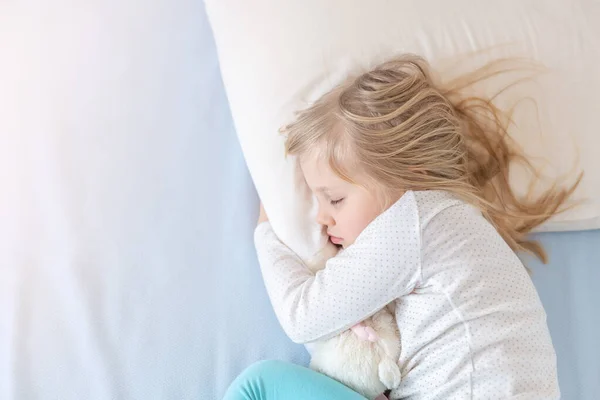 Cute Adorable Caucasian Blond Little Toddler Girl Lying Bed White — Stock Photo, Image