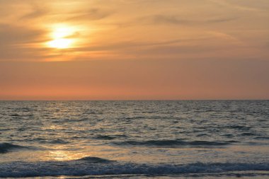 Indian Rocks Beach Meksika Körfezi, Florida üzerinde günbatımında