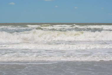 Indian Rocks Beach, Florida Meksika Körfezi üzerinde sörf doldu.