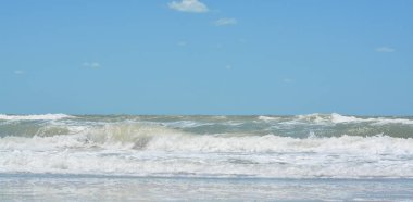 Indian Rocks Beach, Florida Meksika Körfezi üzerinde sörf doldu.