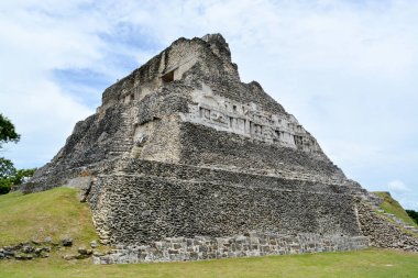 Maya Antik kalıntıların Xunantunich Arkeoloji Parkı Belize
