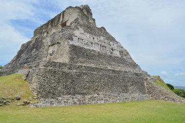 Maya Antik kalıntıların Xunantunich Arkeoloji Parkı Belize