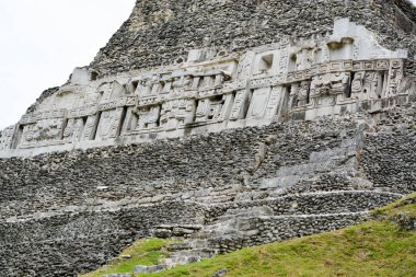 Maya Antik kalıntıların Xunantunich Arkeoloji Parkı Belize