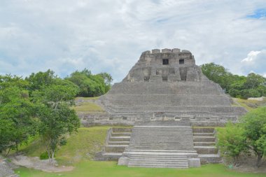 Maya Antik kalıntıların Xunantunich Arkeoloji Parkı Belize