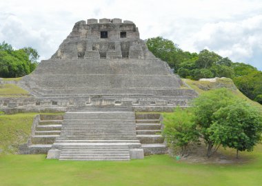 Maya Antik kalıntıların Xunantunich Arkeoloji Parkı Belize