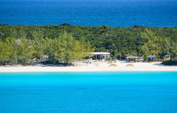 Kaunis näkymä Bahamalle, Half Moon Cay . — kuvapankkivalokuva