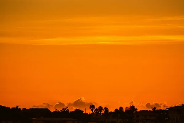 Sonnenuntergang an der Küste in belleair bluffs, florida — Stockfoto