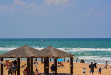 Ashkelon 'da Aşkelon Plajı, Israil. 7-07-17. Akdeniz 'e bakan.