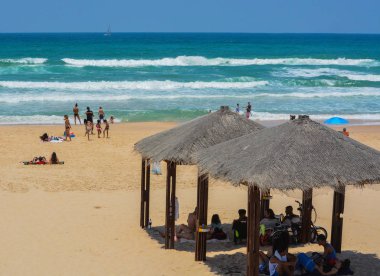 Ashkelon 'da Aşkelon Plajı, Israil. 7-07-17. Akdeniz 'e bakan.