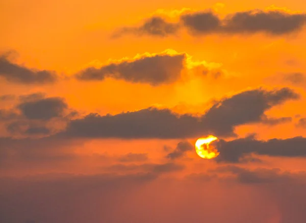 以色列阿什凯隆地中海上空的日落 — 图库照片