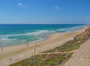 Netanya, İsrail 'de Akdeniz kıyısındaki Netanya Plajı
