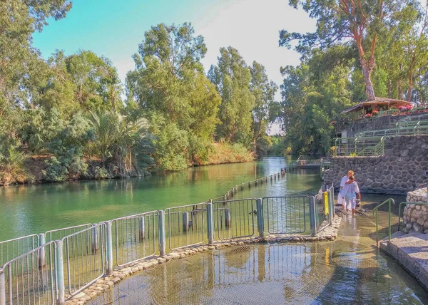 Kuzey İsrail 'de İsa' nın vaftiz edildiği Ürdün Nehri manzarası.