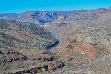 Gila County, Tonto Ulusal Ormanı, Arizona Usa 'daki Salt River Kanyonunun Manzarası