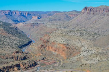 Gila County, Tonto Ulusal Ormanı, Arizona Usa 'daki Salt River Kanyonunun Manzarası