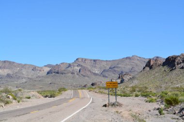 Mohave County, Arizona Usa 'daki 66. Yol' daki Su Baskını Tabelasına Girmeyin