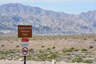 Mohave County, Arizona 'da Mead Gölü Ulusal Rekreasyon Bölgesi' nde İzinsiz Araç İzni Verildi.