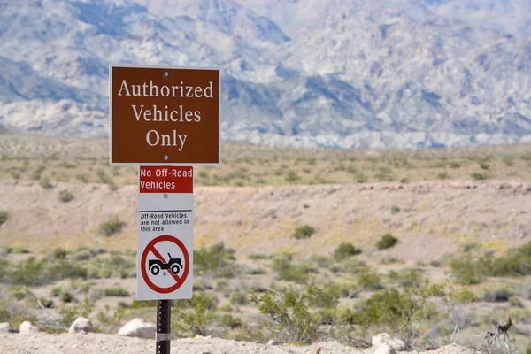 Authorized Vehicles Only Road Vehicles Allowed Sign Lake Mead National — Stock Photo, Image