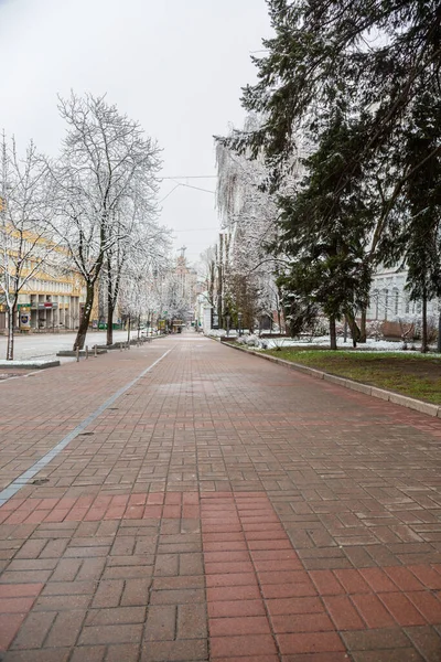 Kyiv Ukrayna Mart 2020 Kyiv Bogdan Khmelnitsky Caddesi Şehirde Insanların — Stok fotoğraf