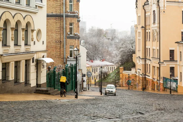 Kyiv Ukrayna Mart 2020 Andrew Soyu Eski Kasaba Şehirde Insanların — Stok fotoğraf