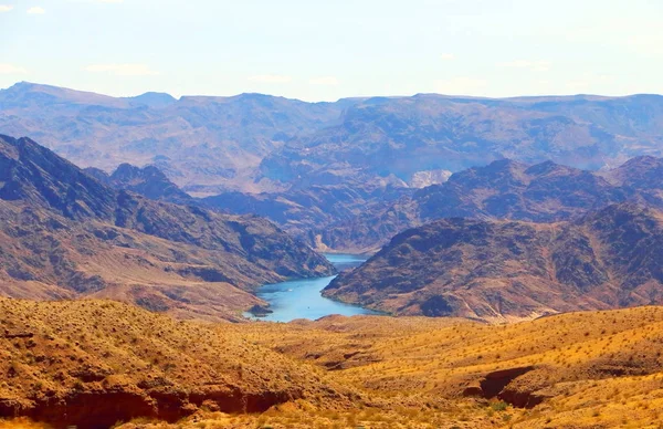 Arizona yazında çöl manzarası