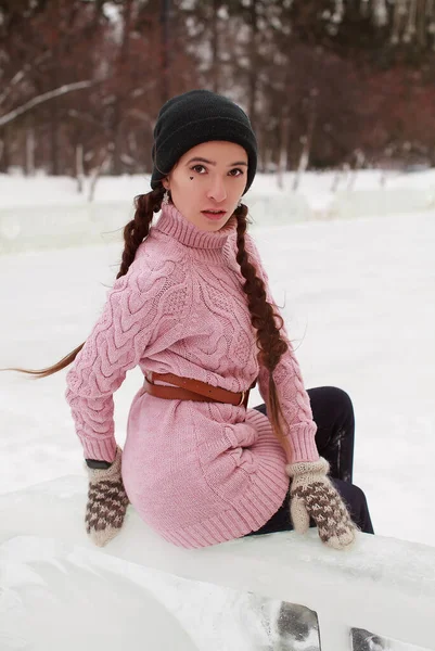 Ice Skating Woman Sitting Ice — Stock Photo, Image