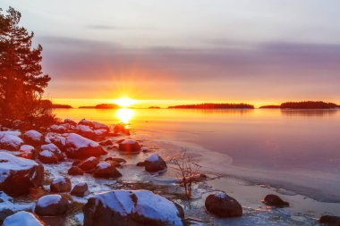 Helsinki, Finlandiya Keilalahti Yarımadası üzerinde gündoğumu