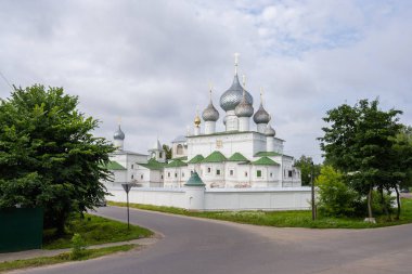 Diriliş adamın manastırda Uglich, Yaroslavl bölgesi