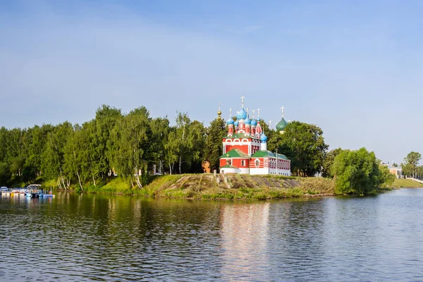 Kostel Dimitri Tsarevich s odrazem v Uglich, Jaroslavl — Stock fotografie