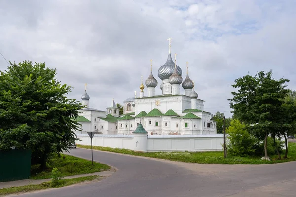 Monasterio del hombre de la resurrección en Uglich, región de Yaroslavl — Foto de Stock