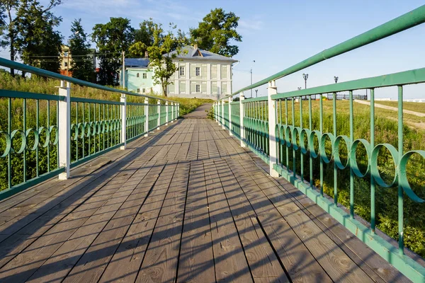 Ponte sobre o fluxo de Selivanovsky em Uglich — Fotografia de Stock