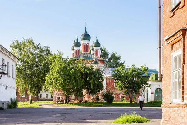Smolenskaya kyrkan i Epiphany kloster i Uglich, Yaroslavl Re — Stockfoto