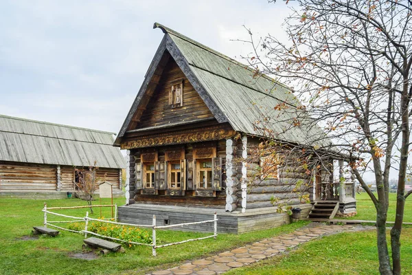 Жилой дом в Музее деревянной архитектуры и крестьянства — стоковое фото