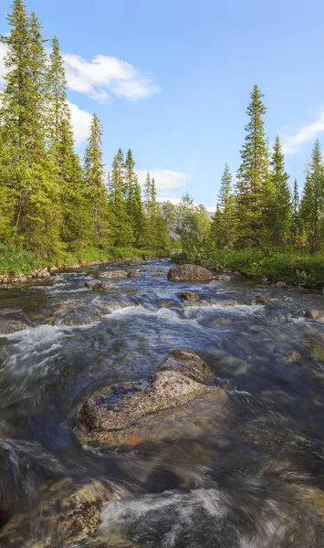 Little White River en Khibiny, Rusia —  Fotos de Stock