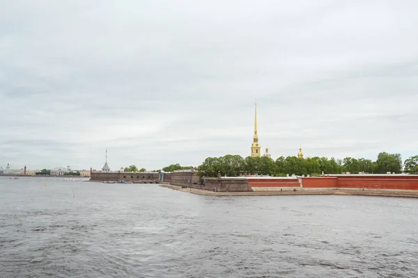 Veduta della Fortezza di Pietro e Paolo a San Pietroburgo — Foto Stock