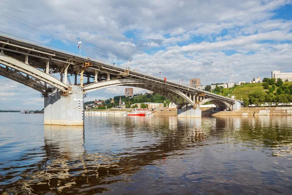 Kanawinski-Brücke in der Stadt Nischni Nowgorod — Stockfoto