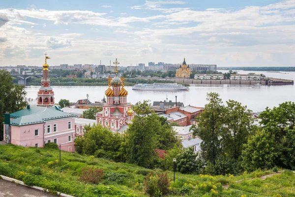 Stroganov kilise, Nizhny Novgorod ok ve gemi Nizhny n