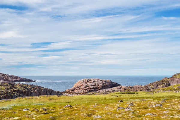 La costa del mar de Barents en la península de Kola — Foto de Stock