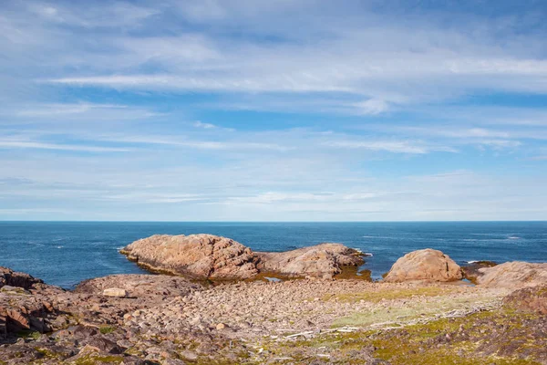 Costa pedregosa del mar de Barents en la península de Kola —  Fotos de Stock