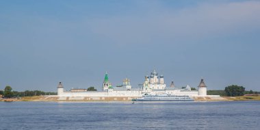 T içinde kutsal üçlü Makaryevsky Zheltovodsky manastır görünümü