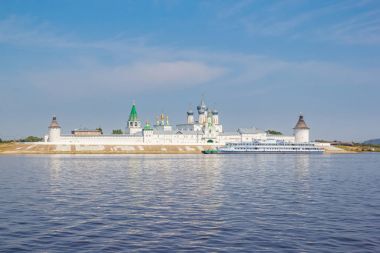 Volga Nehri görünümünden Ni Makaryevsky manastır için