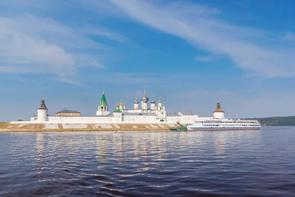 Kutsal Üçlü Makaryevsky Zheltovodsky Manastırı'Makarjevo, Ni