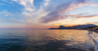 Plaj ve Karadeniz içinde CRI Sudak körfezde dağlarda