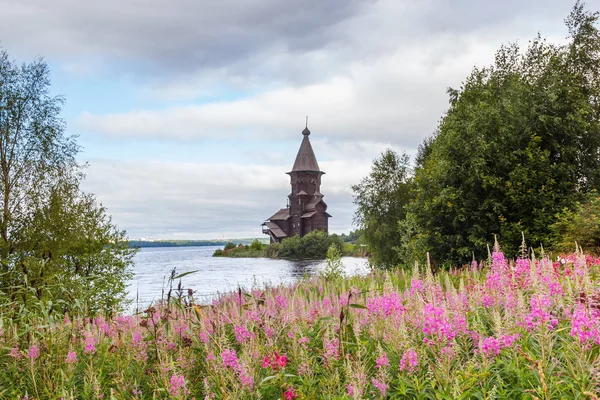 Ancient Uspenskaya church in Kondopoga, Karelia — Stock Photo, Image