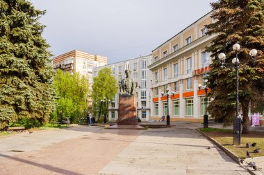 Meydanı ve Anıtı Yakov Sverdlov Nijniy Novgorod