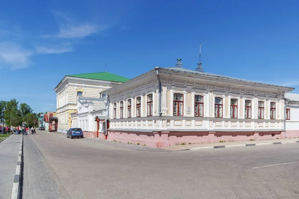 Vackra trähus på gatan i Gorodets, Nizjnij Novgorod regionen — Stockfoto