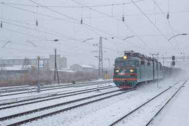 Yük treni ağır kar yağacak