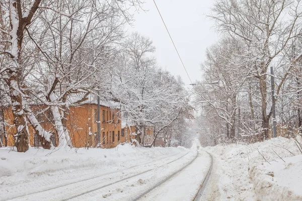 Pistas de tranvía cubiertas de nieve — Foto de Stock