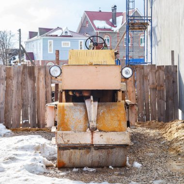 Gözleri önünde olan buz pateni pisti