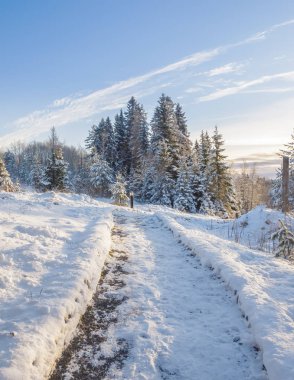 Winter park, Ruskeala Karelya içinde kışın iz