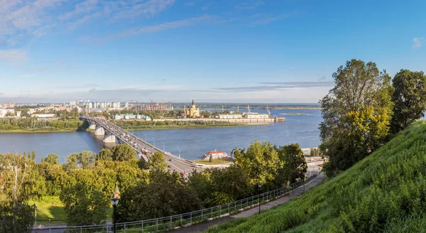 Uitzicht over de stad Nizjni Novgorod, Rusland — Stockfoto